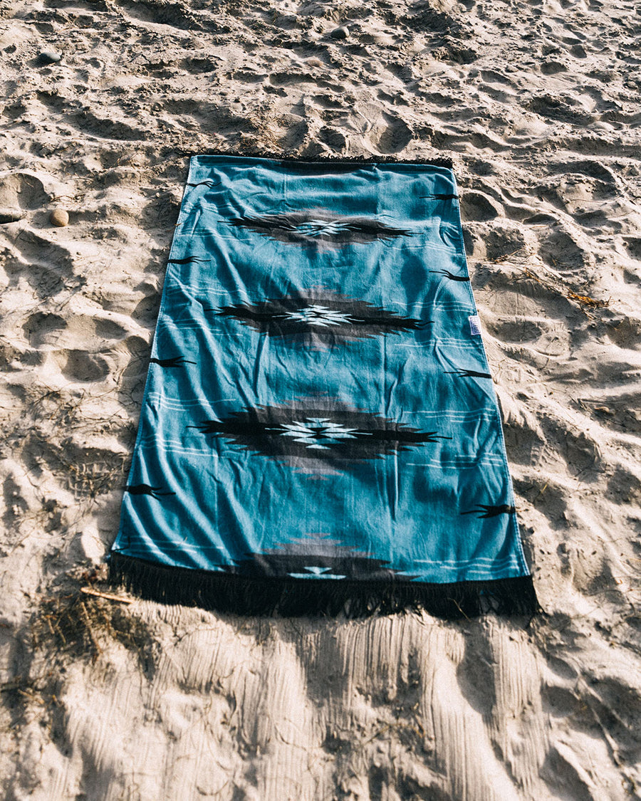 Leus Heritage Beach Towel - Sky