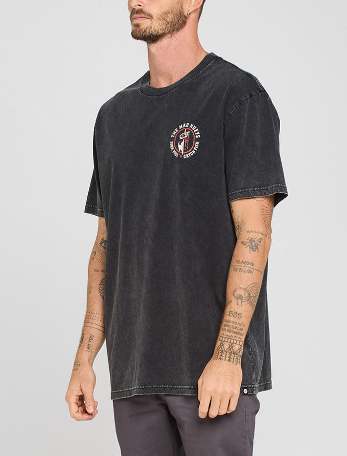 The Mad Hueys Skewered Shark SS Tee - Washed Black