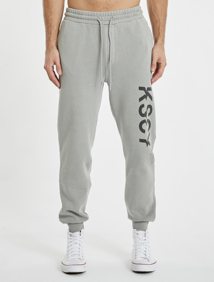 Saxon Trackpant - Pigment Grey