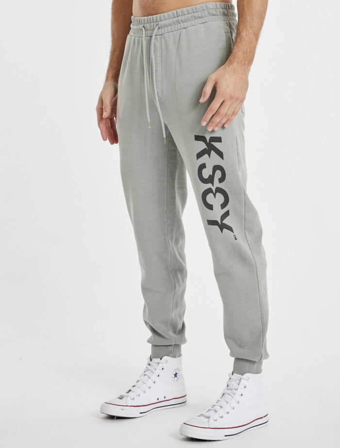 Saxon Trackpant - Pigment Grey